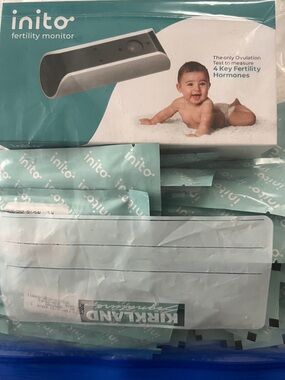 Inito Fertility Monitor & test strip bundle